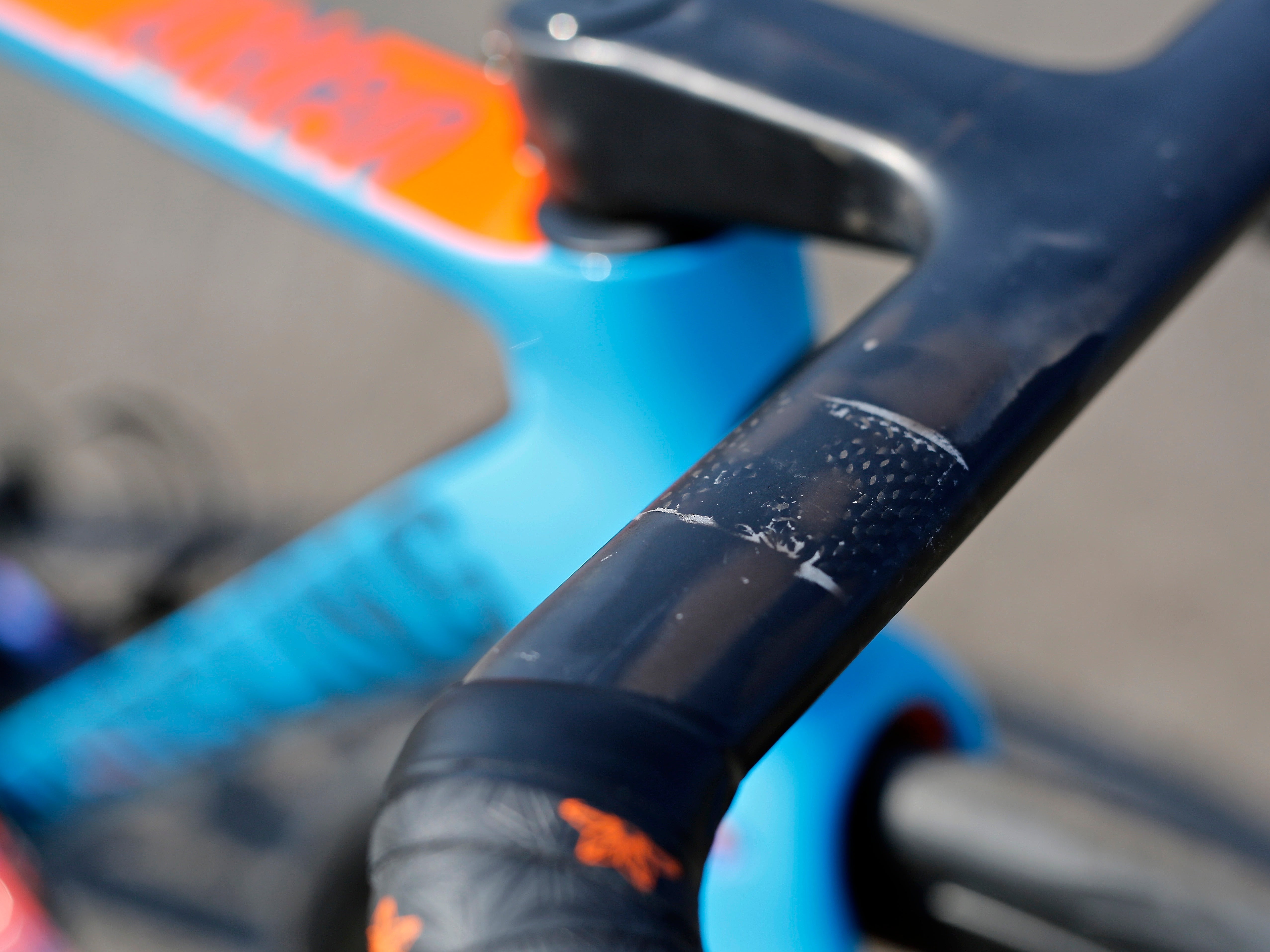 Exposed - Handsling Integrated Race Handlebars