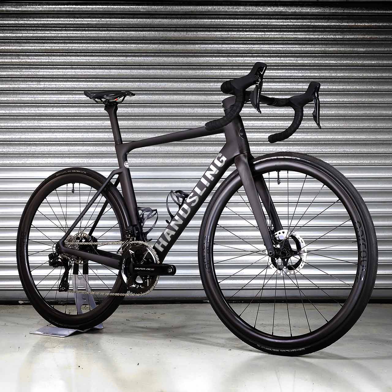 Handsling‑Alba to Ride the A1R0evoS for 2026