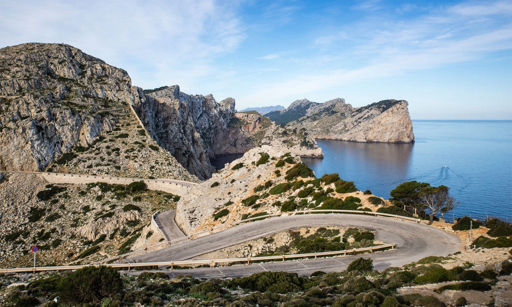 Handsling partners with Viva Velo for Mallorca cycling tour