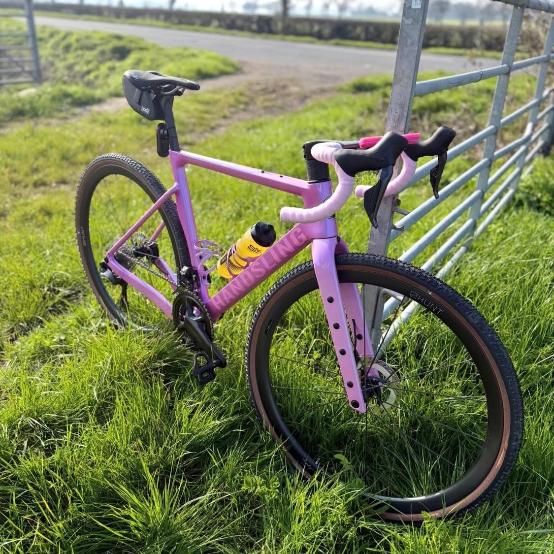 Do I Need a Handsling A1R0evoS Road Bike or A1R0evoG Allroad Bike?