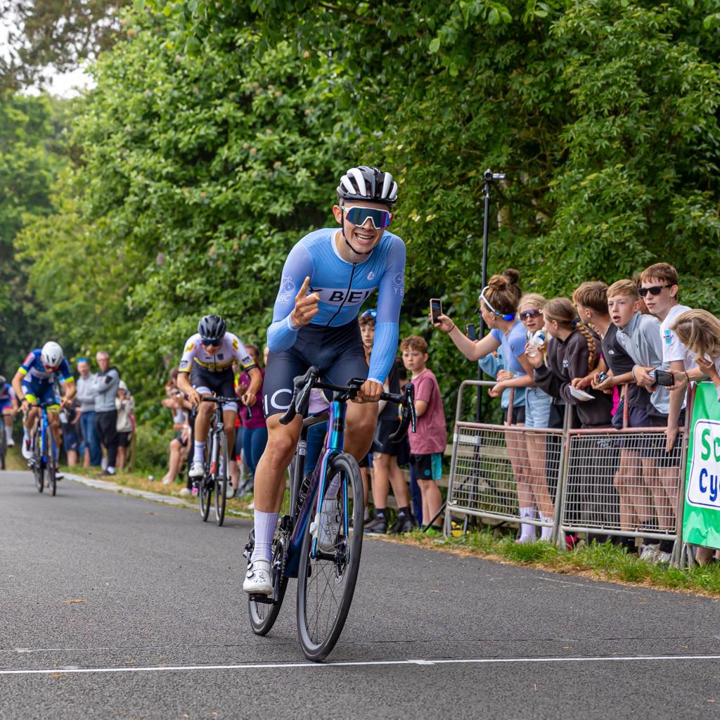 Handsling rider Rory Gravelle signs for AG2R Citroën