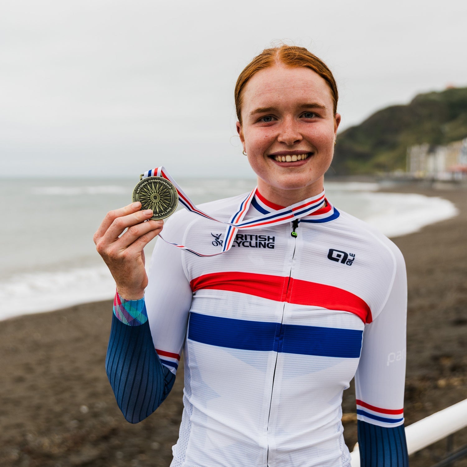 Handsling-Alba take the win!