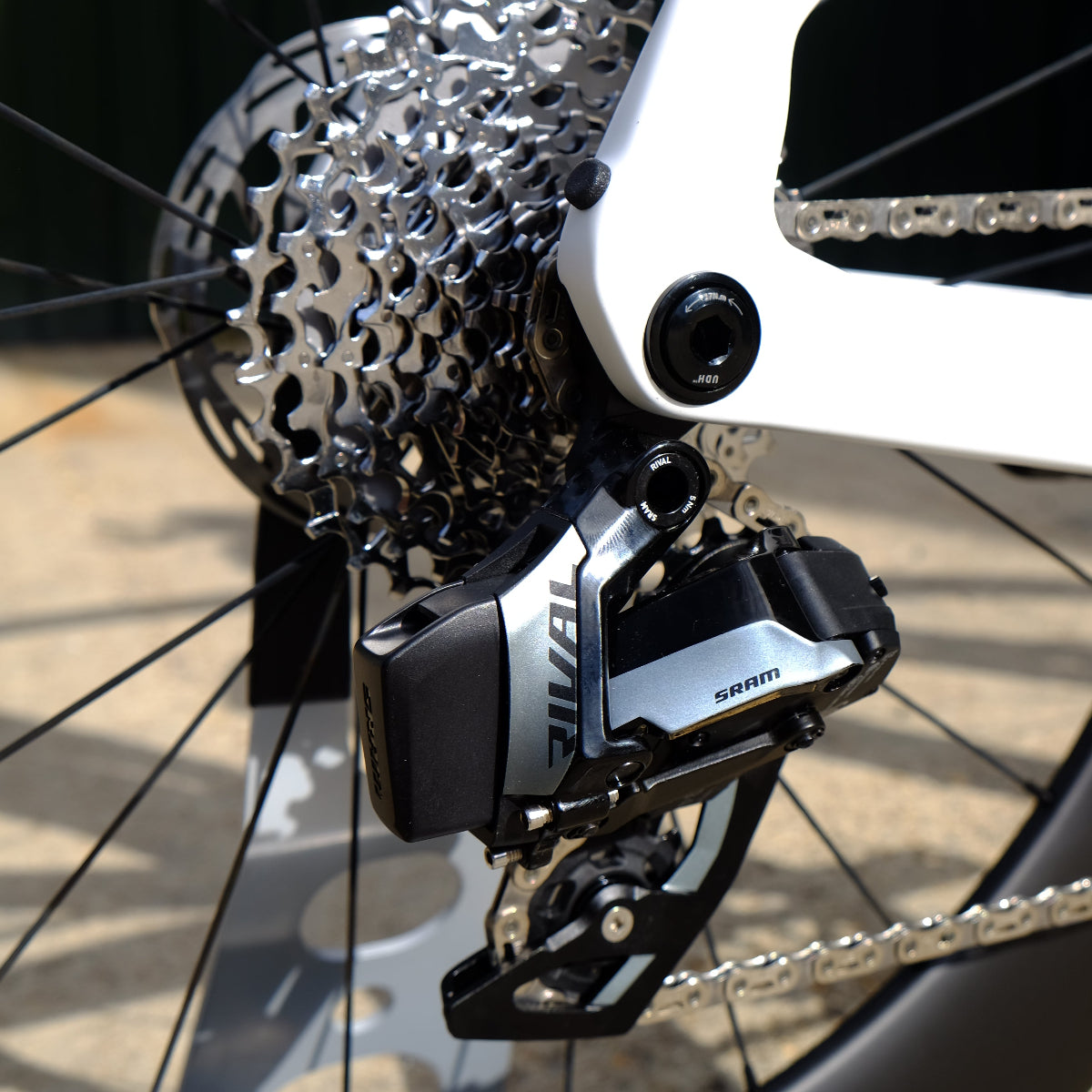 Handsling TSTRevo SRAM Rival AXS white triathlon bike