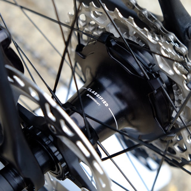 Handsling A1R0evoS Classified Powershift Road Bike