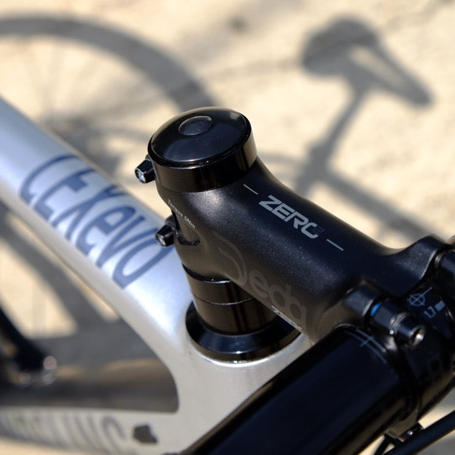 Handsling CEXevo Shimano 105 Di2 Cyclocross Bike