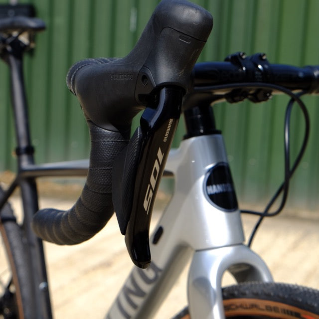 Handsling CEXevo Shimano 105 Di2 Cyclocross Bike
