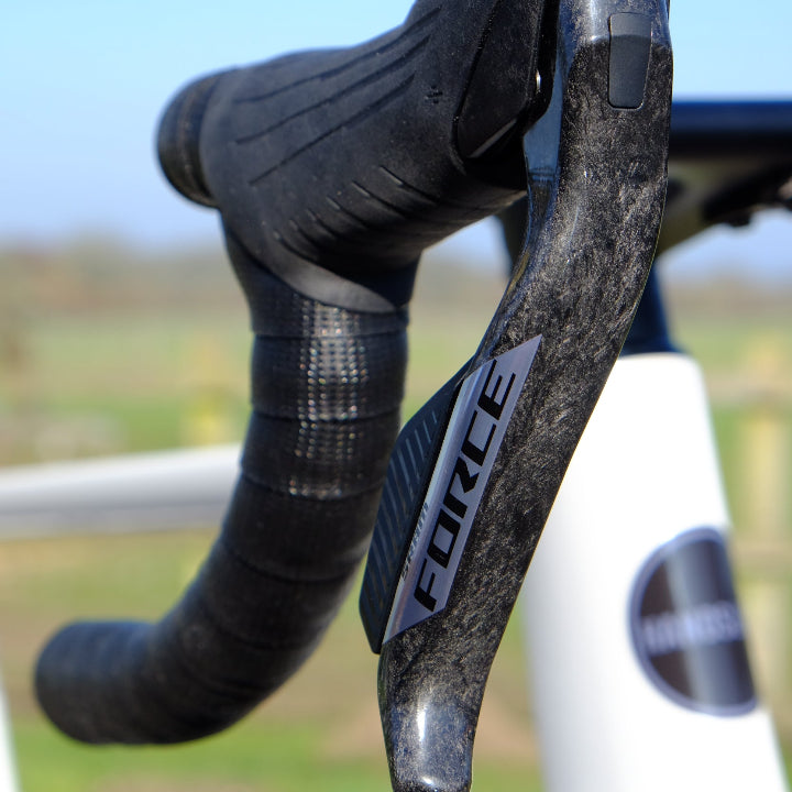 Handsling A1R0evoS SRAM Force AXS E1 white road bike
