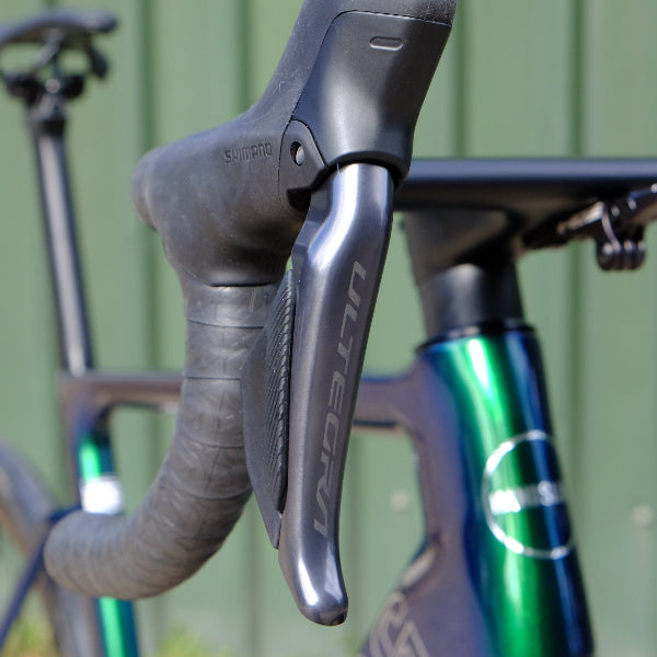 Handsling A1R0evoS Shimano Ultegra Di2 road bike in Marine Dream colour.