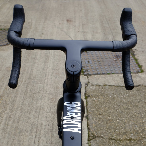 Handsling A1R0evoG Sram Rival AXS allroad bike in black