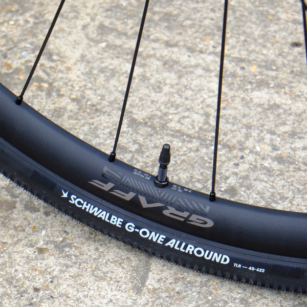 Handsling A1R0evoG Sram Rival AXS allroad bike in black