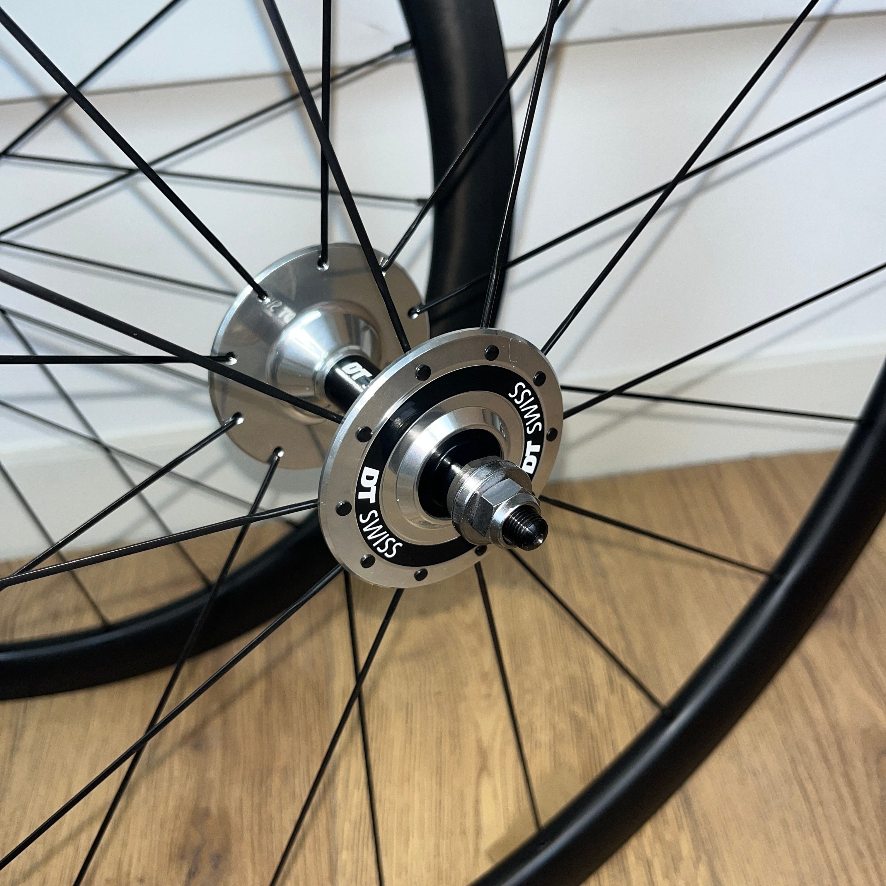 VeloElite Carbon V38 track wheelset