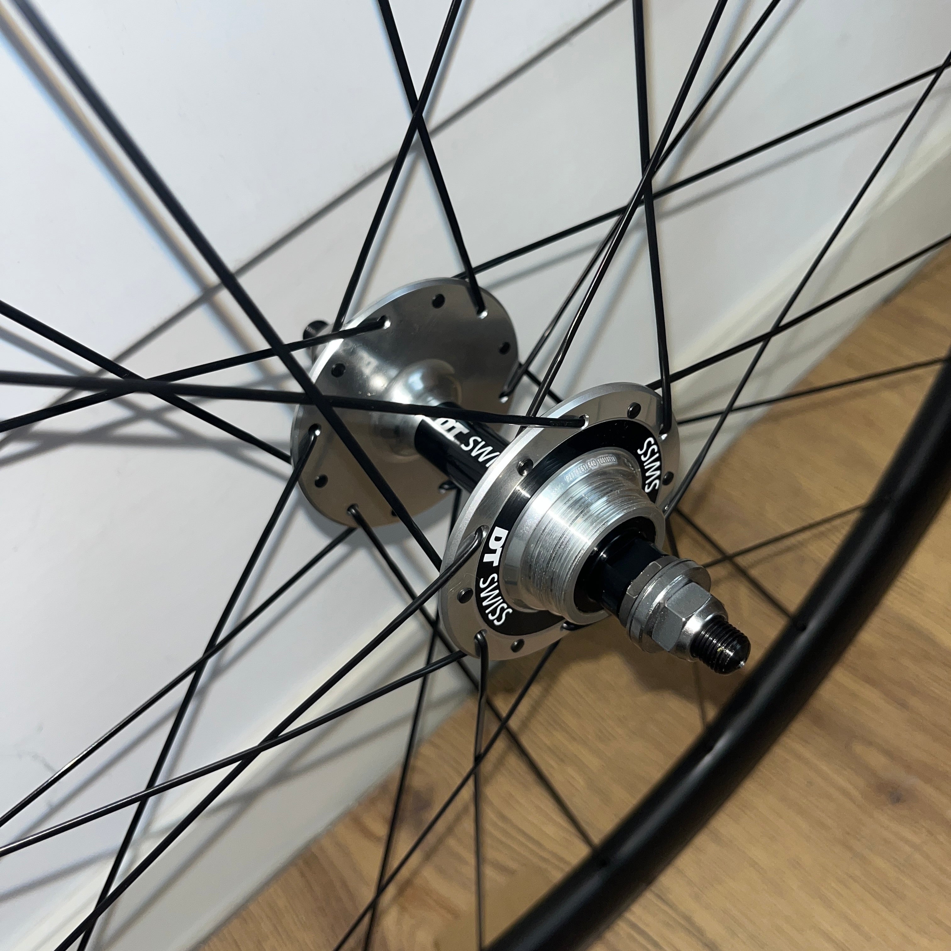VeloElite Carbon V38 track wheelset