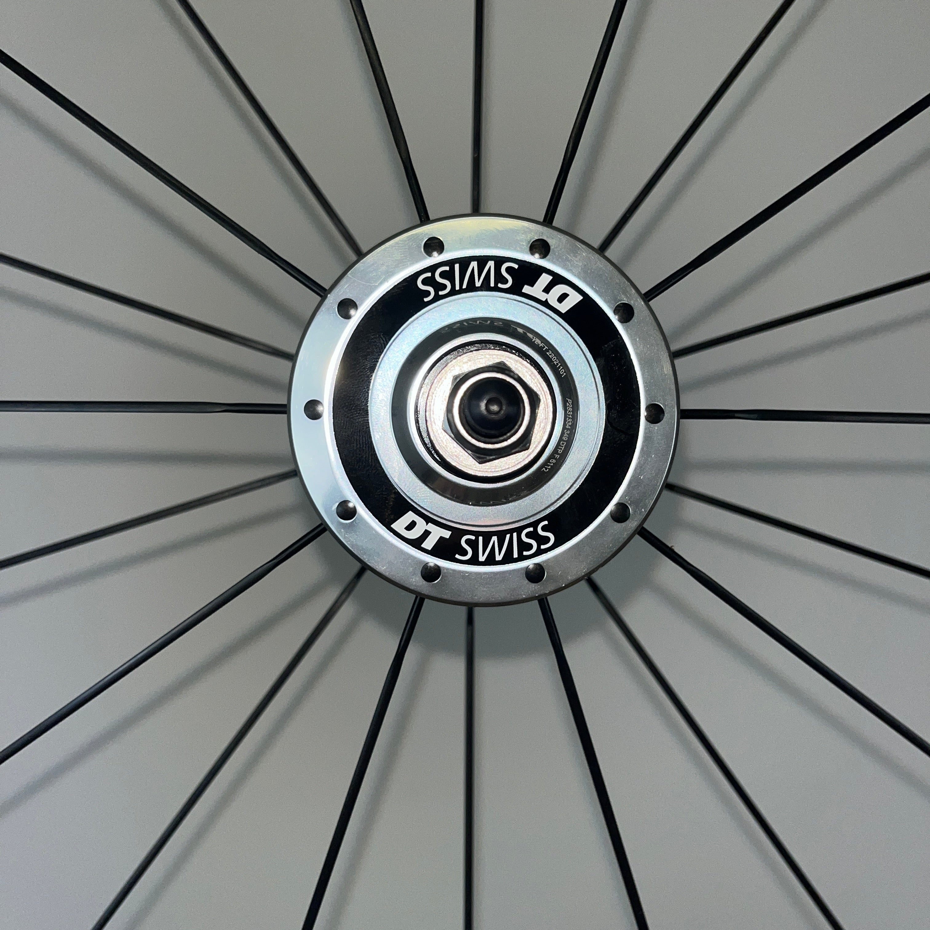 VeloElite Carbon V38 track wheelset