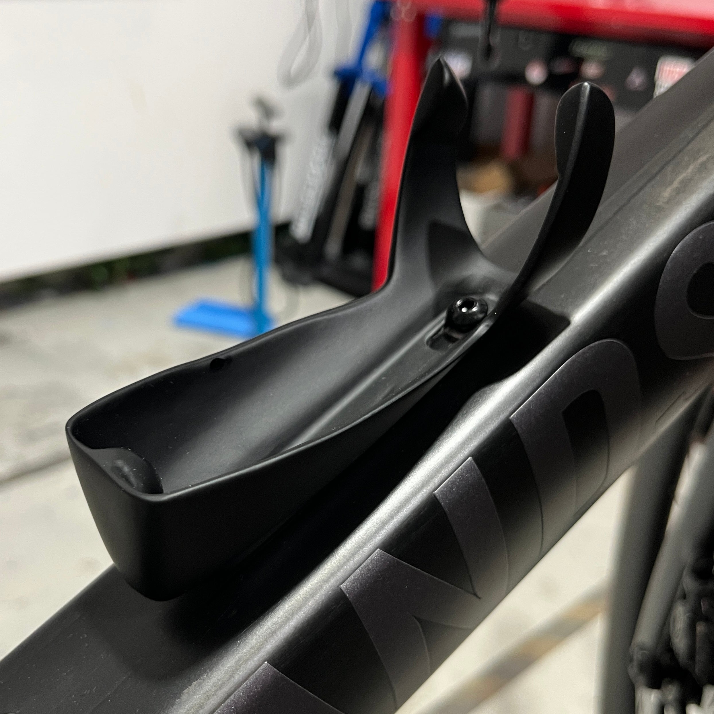 Carbon Aero Bottle Cage for TSTRevo