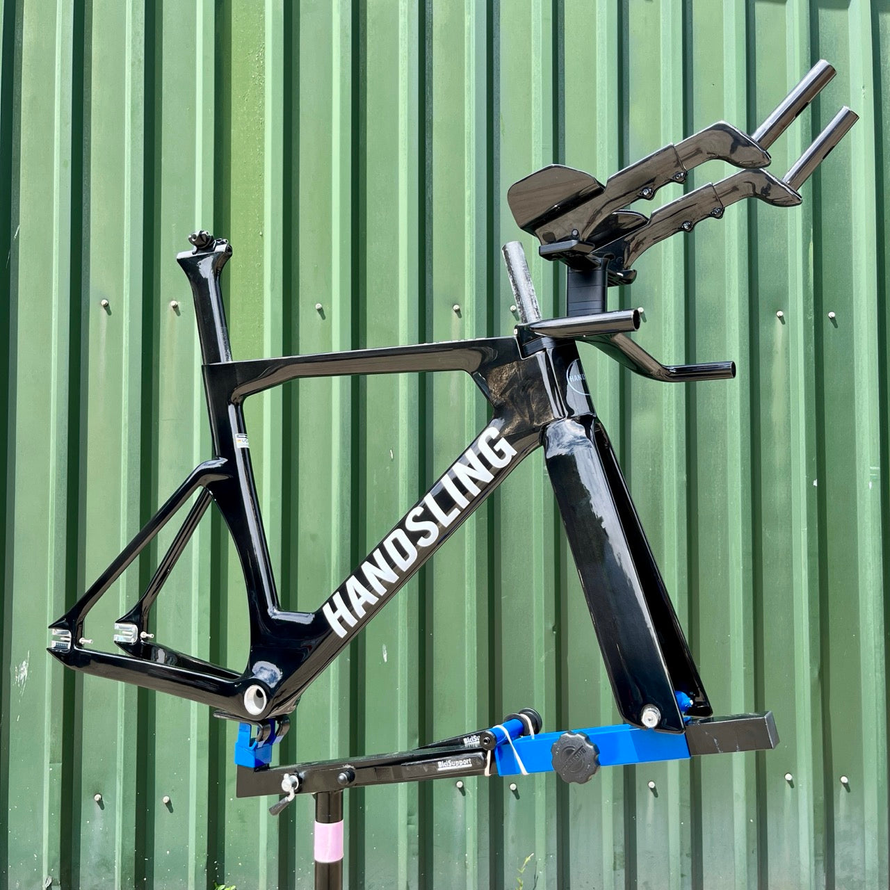 Handsling TR2evoP Track Pursuit Frame - Gloss Black
