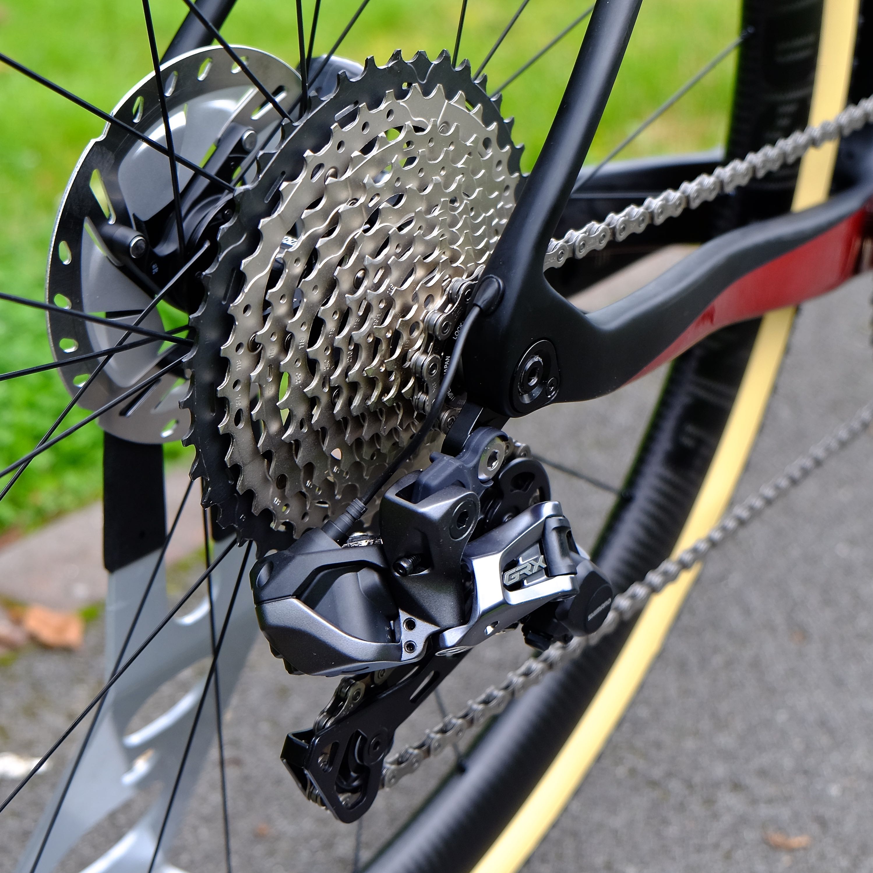 Handsling CEXevo Shimano GRX Di2 11-speed Gravel Bike