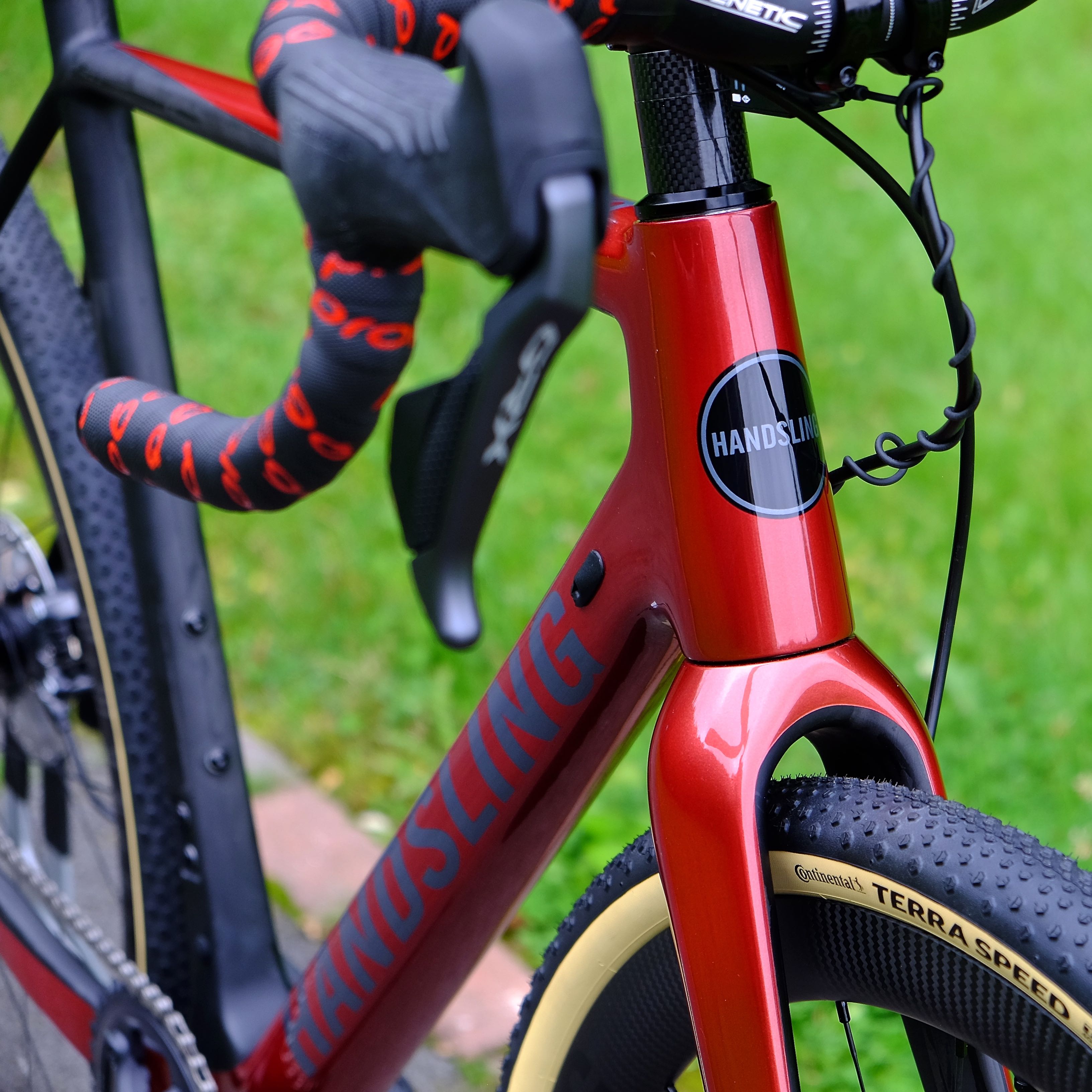 Handsling CEXevo Shimano GRX Di2 11-speed Gravel Bike