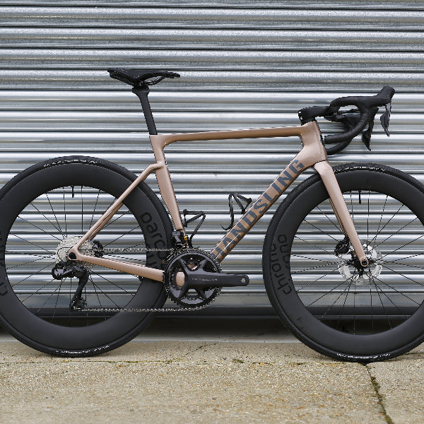 Handsling A1R0evoS in the Tarnished Gold frame colour