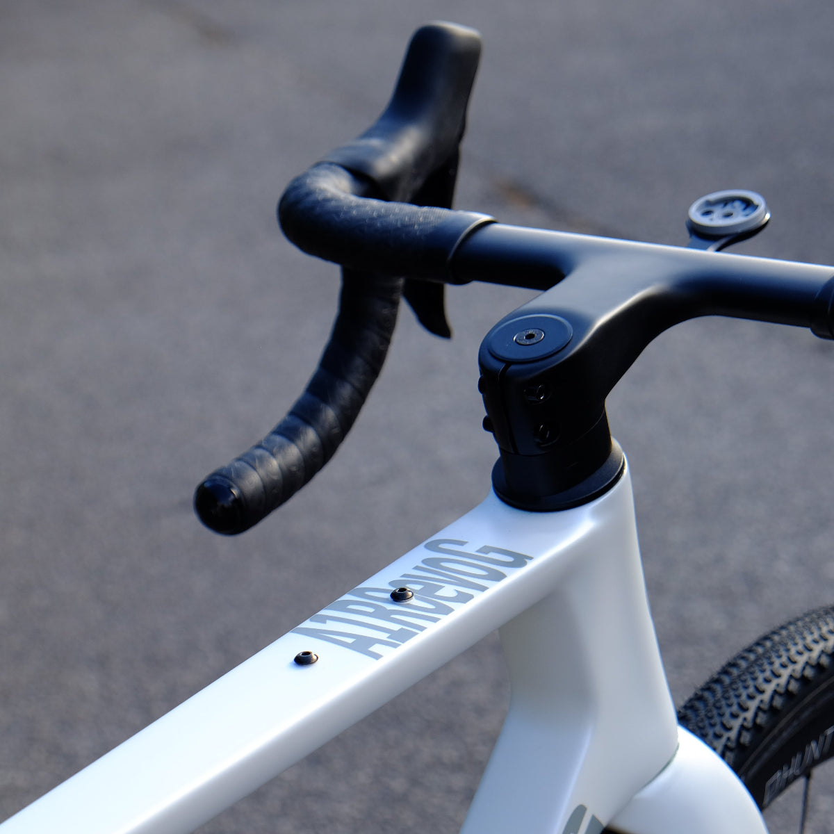 Handsling A1R0evoG Shimano Dura Ace Allroad bike in Pearl White