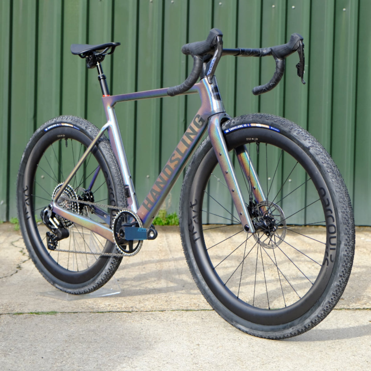 Handsling A1R0evoG SRAM Red XPLR gravel bike