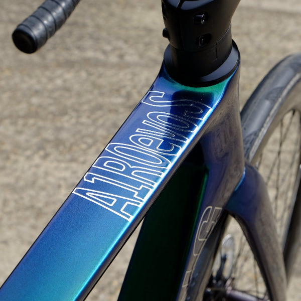 Handsling A1R0evoS Shimano Ultegra Di2 road bike in Marine Dream colour. 