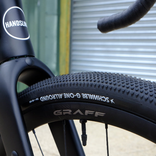Handsling A1R0evoG Sram Rival AXS allroad bike in black
