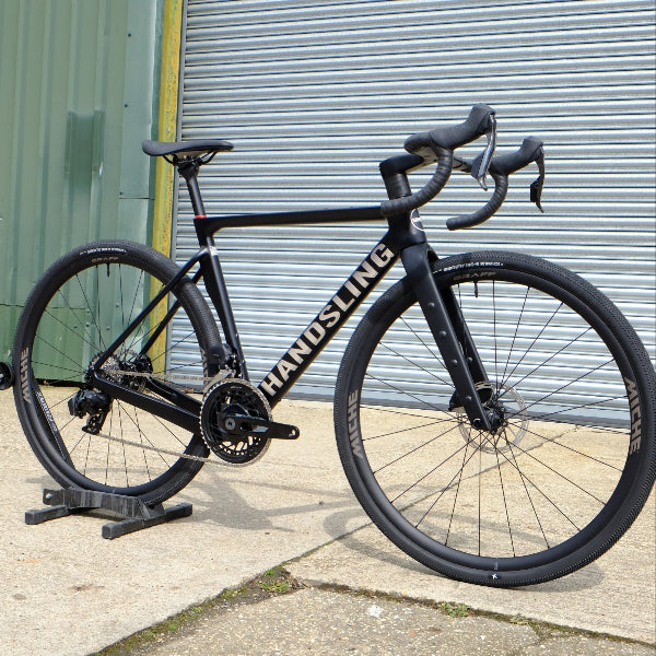 Handsling A1R0evoG Sram Rival AXS allroad bike in black