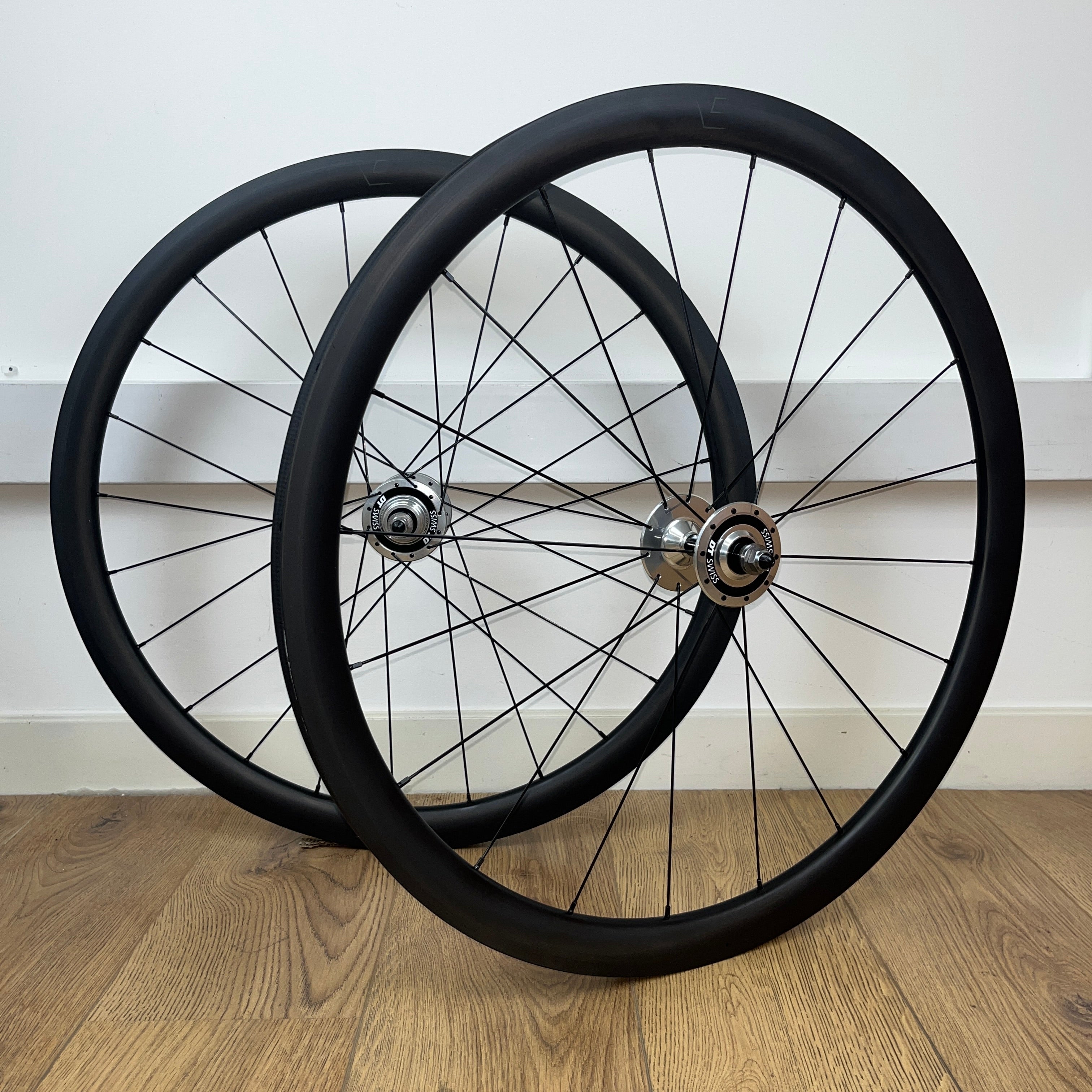 VeloElite Carbon V38 track wheelset