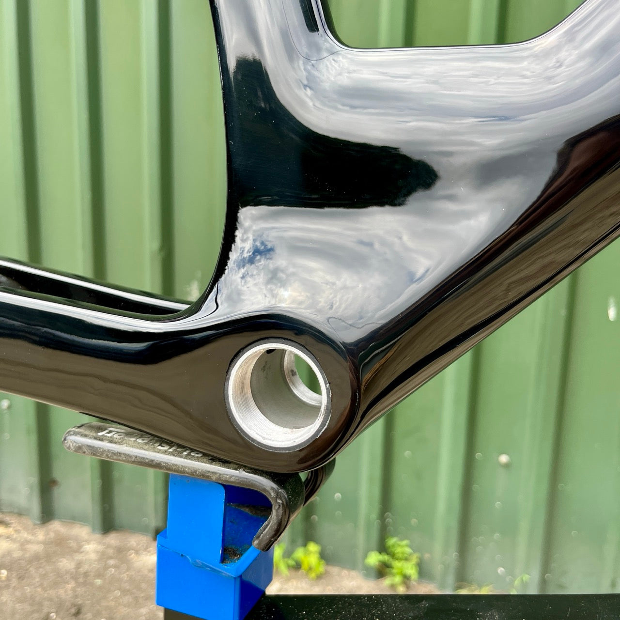 Handsling TR3evo Track Frame - Gloss Black Carbon