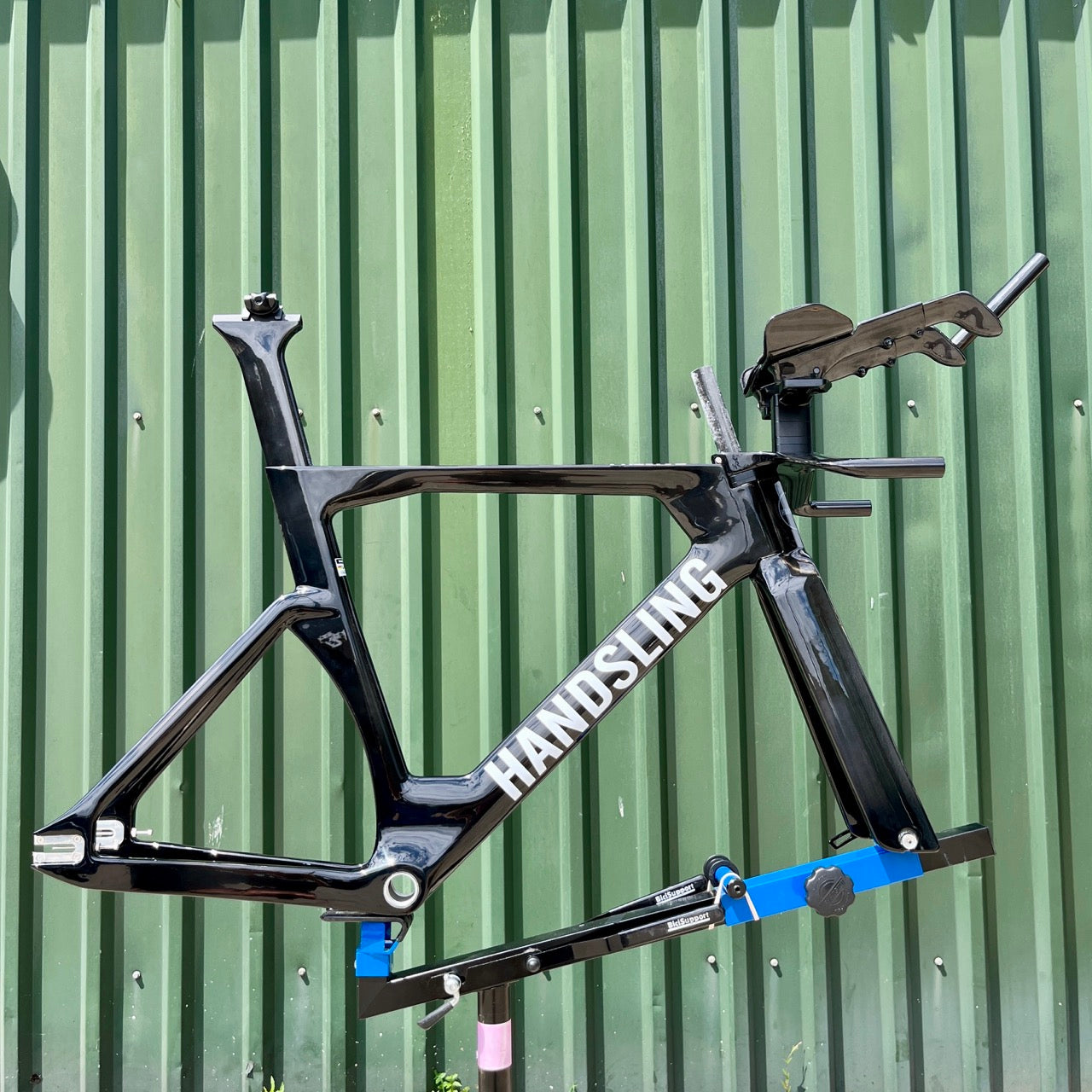 Handsling TR2evoP Track Pursuit Frame - Gloss Black Carbon